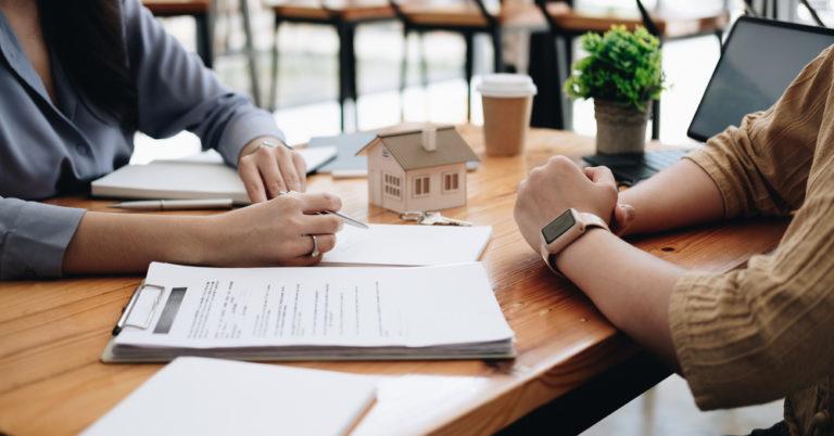 Mortgage Brokers vs. Banks: Which is the Right Choice for You? - Soho Real Estate
